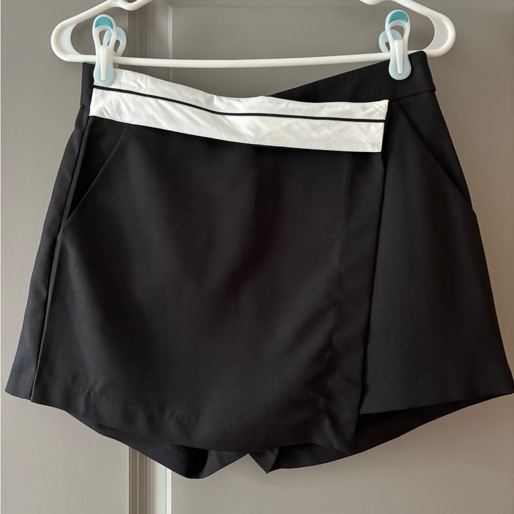 Bobbles and Lace Black & White Women's Skort